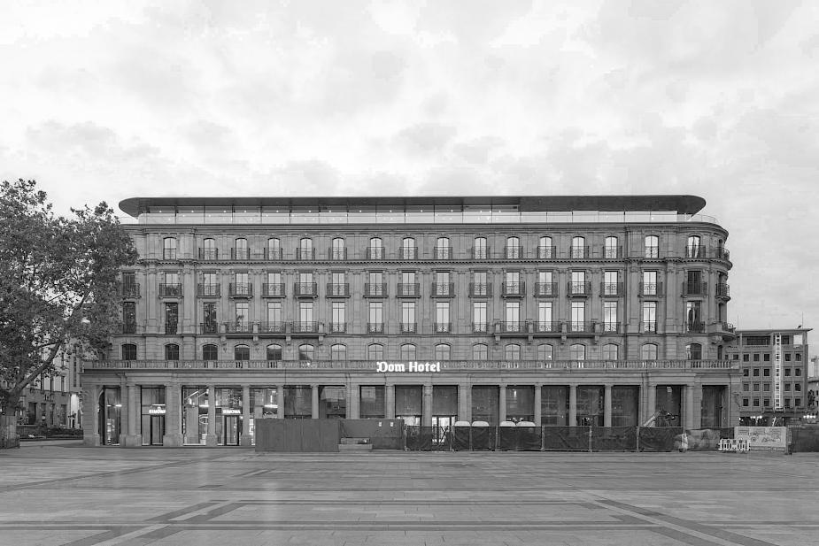 Frontansicht Dom-Hotel (©Tim Bahn)
